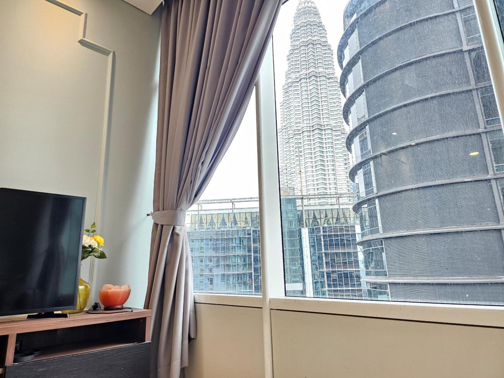 Apartment The Sky Klcc By The Park *
